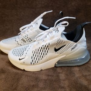 Womens nike air max 270 size 06.0